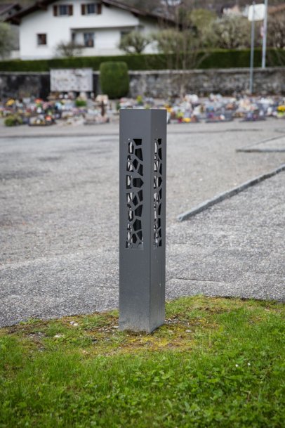 COLLOMBEY- Cimetière Muraz
